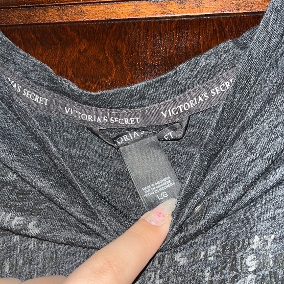 Victoria Secret t-shirt, Dark Gray, Large - Picture 4 of 4